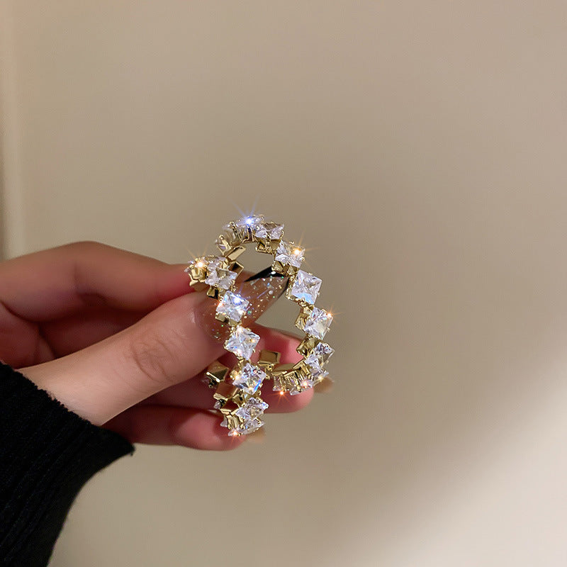 Wholesale Silver Pin C Shape Diamond Alloy Earrings